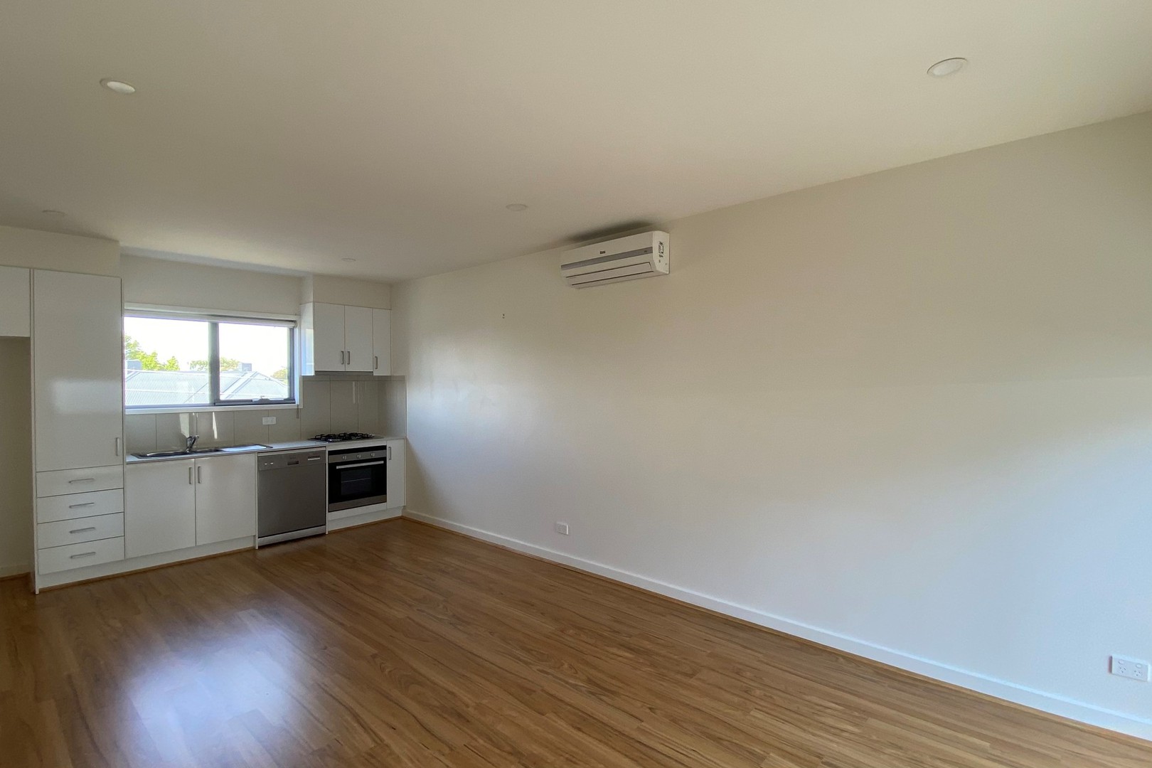 38B Regent Street, Reservoir, VIC 3073, Reservoir - Thumbnail 2