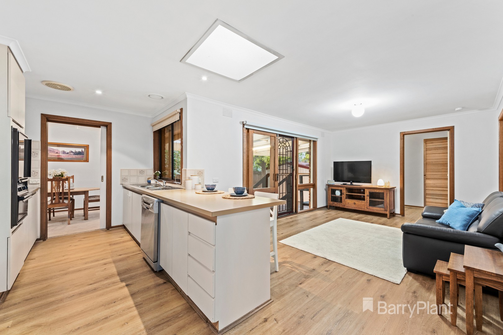 39 Ashcombe Drive, Ringwood, VIC 3134 - Thumbnail 2 - 10/03/2022