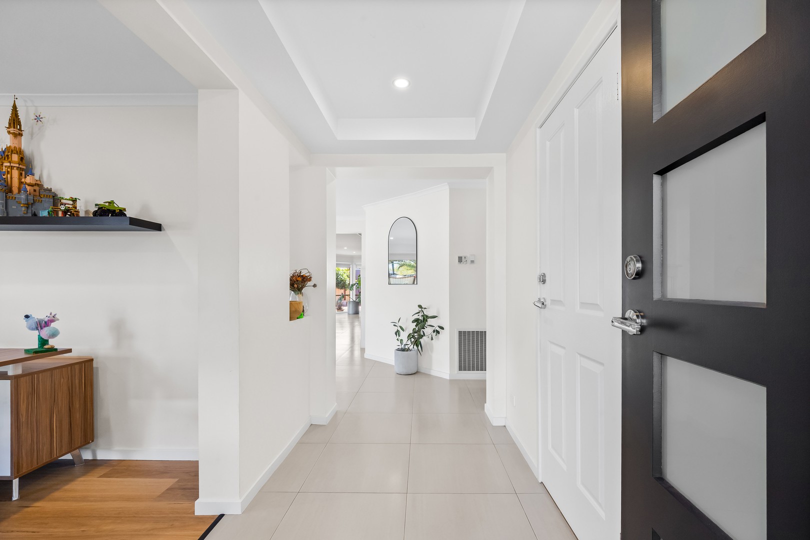 39 Cardinia Crescent, Taylors Hill, VIC 3037 - Thumbnail 2 - 21/04/2026