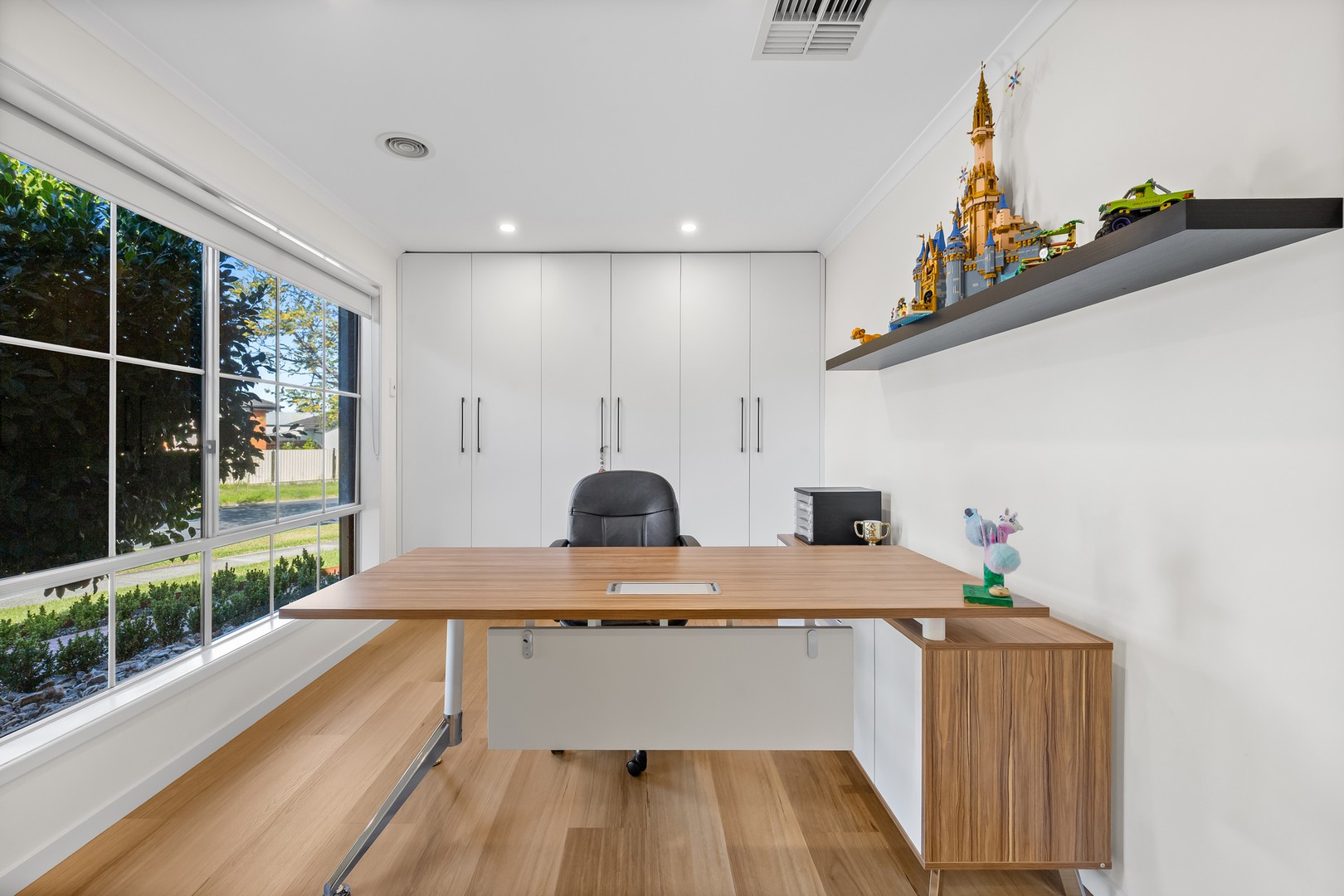 39 Cardinia Crescent, Taylors Hill, VIC 3037, Taylors Hill - Thumbnail 3