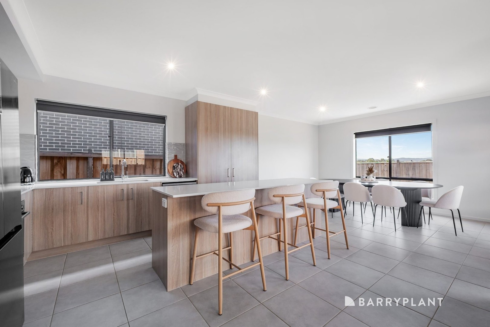 39 Corymbia Grove, South Morang, VIC 3752 - Thumbnail 2 - 01/10/2026