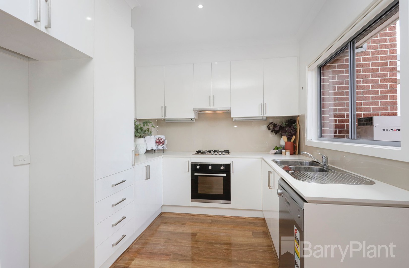 39 Couch Street, Sunshine, VIC 3020, Sunshine - Thumbnail 5