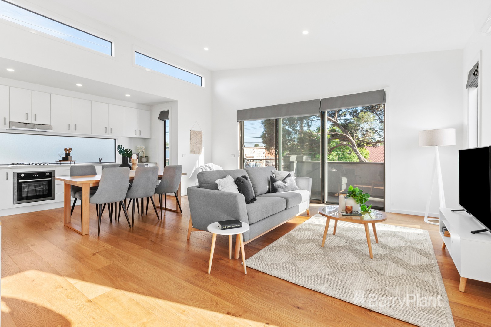39 Crawley Street, Reservoir, VIC 3073, Reservoir - Thumbnail 2