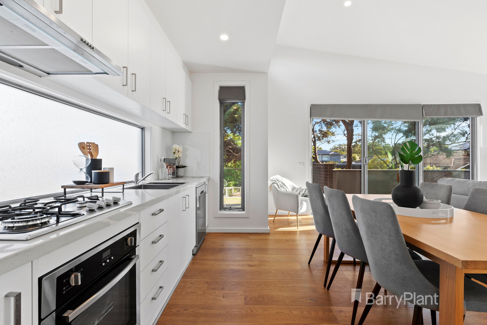 39 Crawley Street, Reservoir, VIC 3073, Reservoir - Thumbnail 5