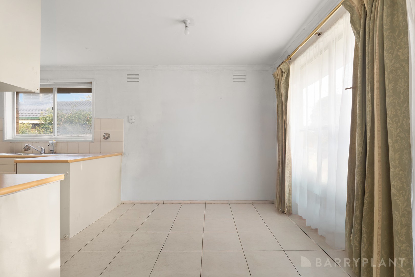 39 Devira Street, Dandenong North, VIC 3175, Dandenong North - Thumbnail 5