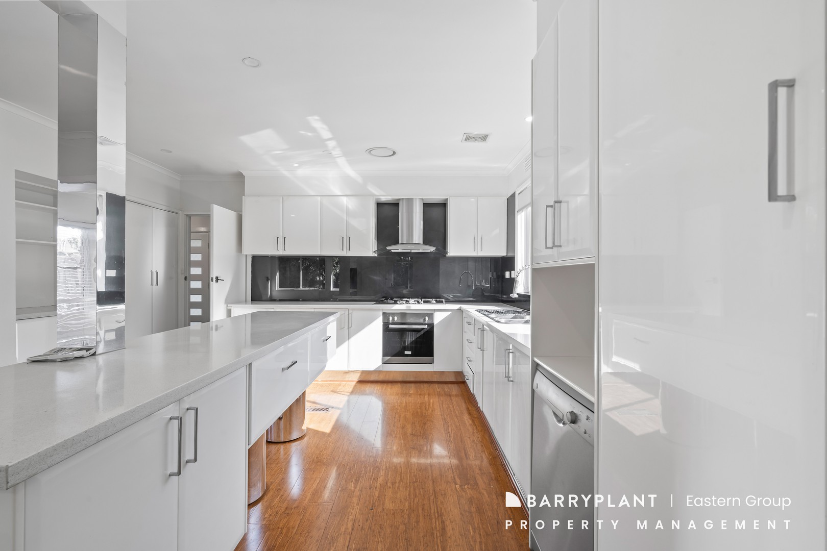 39 Furneaux Grove, Bulleen, VIC 3105 - Thumbnail 2 - 23/04/2026