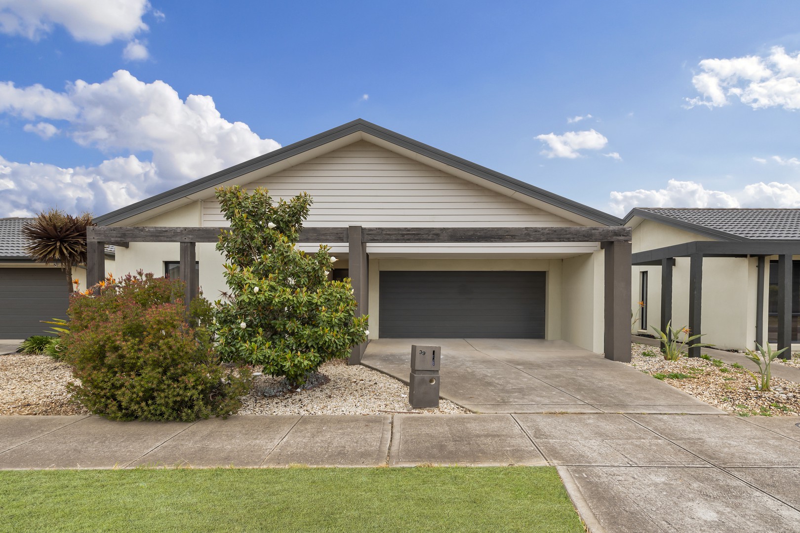 39 Giverny Close, Burnside Heights, VIC 3023, Burnside Heights - Thumbnail 2