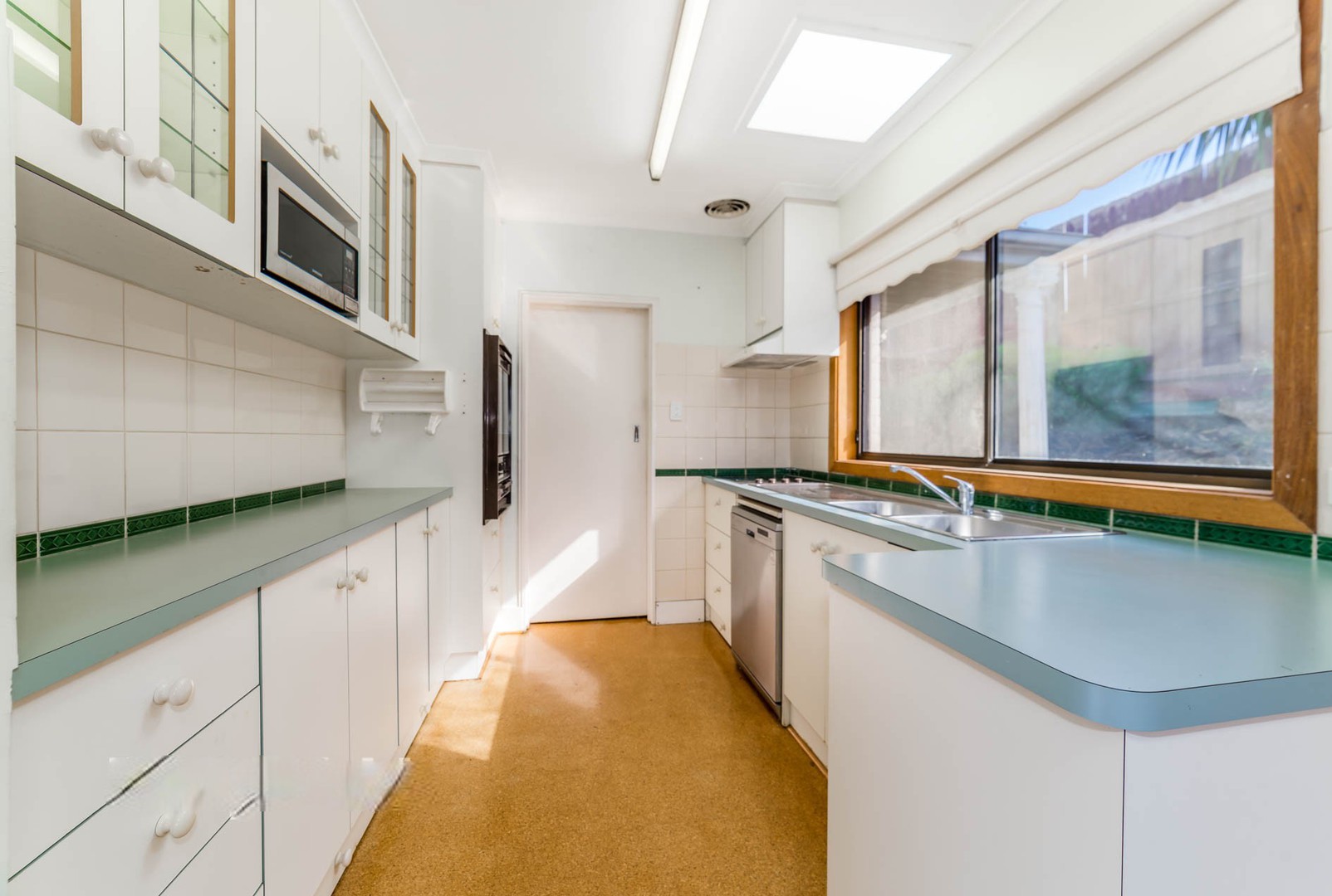 39 Highview Drive, Doncaster, VIC 3108, Doncaster - Thumbnail 2