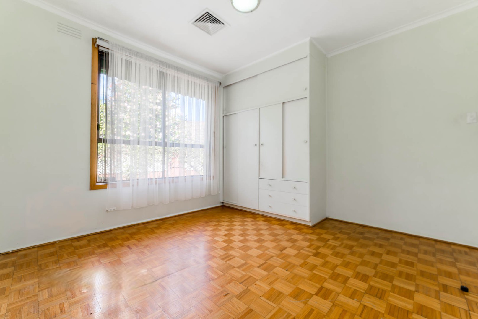 39 Highview Drive, Doncaster, VIC 3108, Doncaster - Thumbnail 4