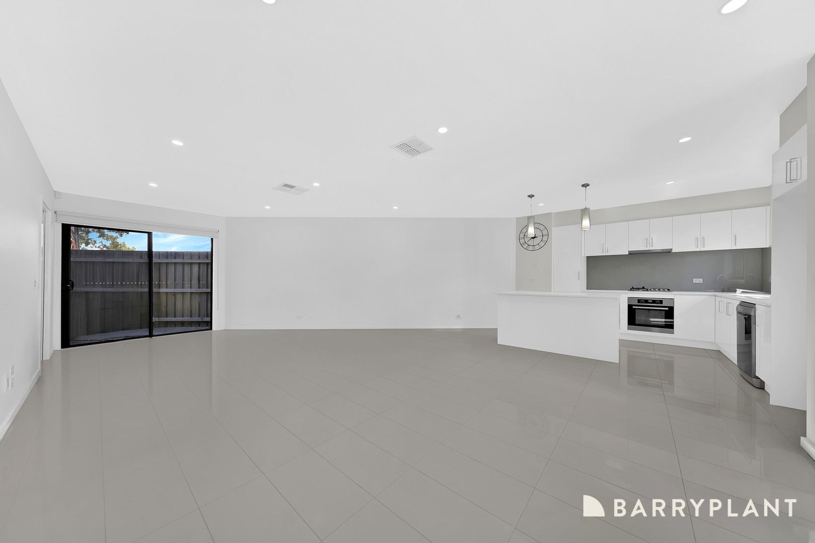 39 Hurlstone Crescent, Mill Park, VIC 3082 - Thumbnail 2 - 10/04/2026