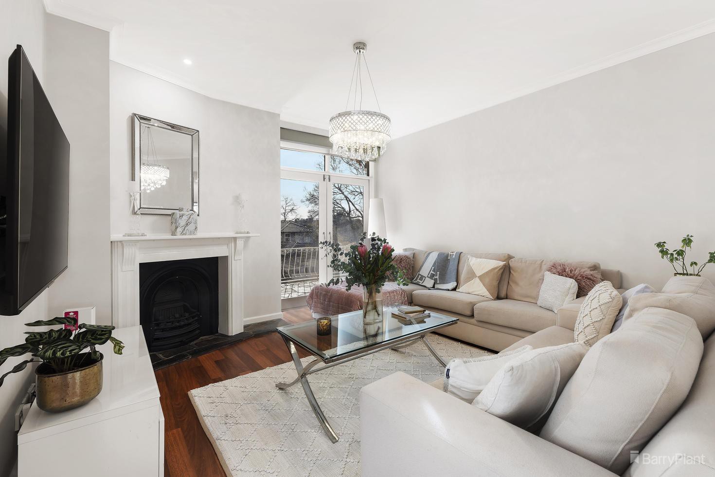39 Jones Crescent, Rosanna, VIC 3084, Rosanna - Thumbnail 2