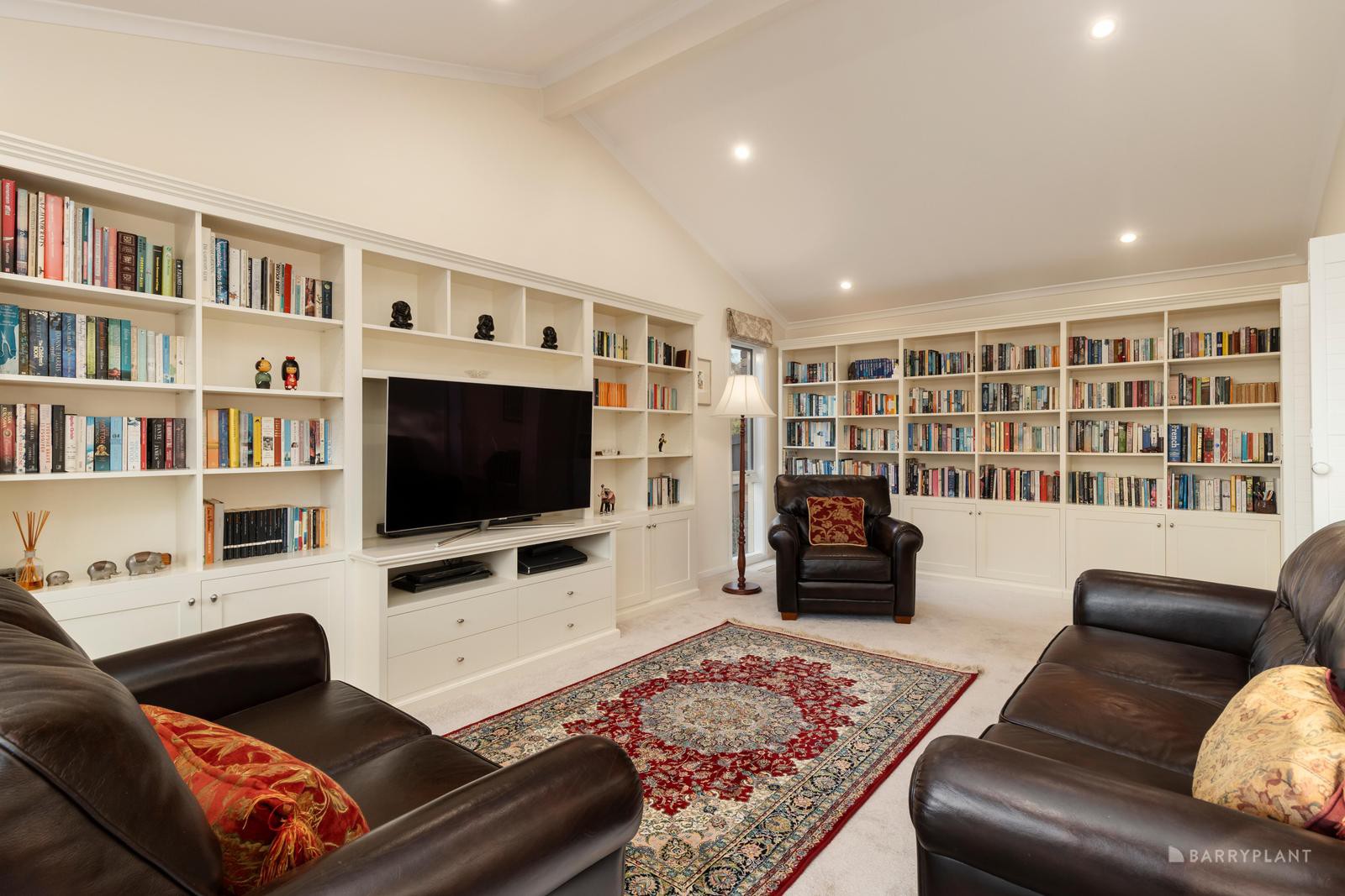 39 Maroong Drive, Research, VIC 3095 - Thumbnail 2 - 14/02/2025