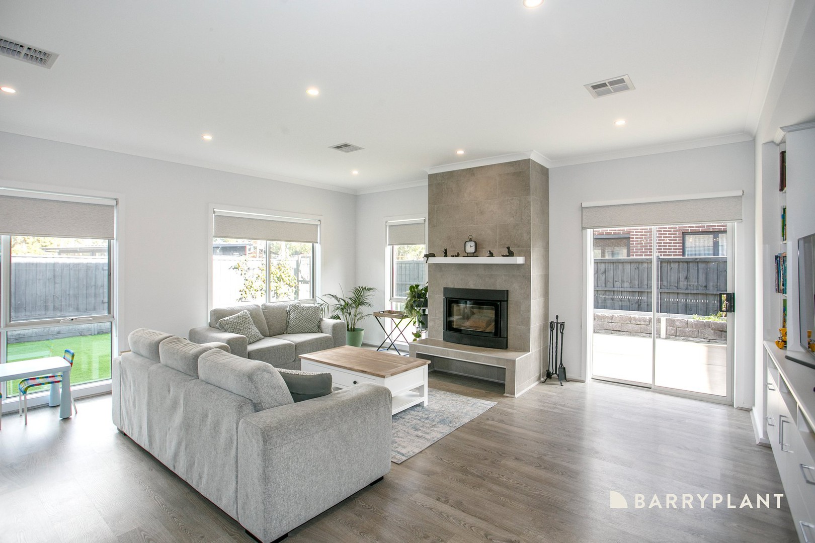 39 Pebblestone Circuit, Clyde North, VIC 3978 - Thumbnail 2 - 12/10/2026