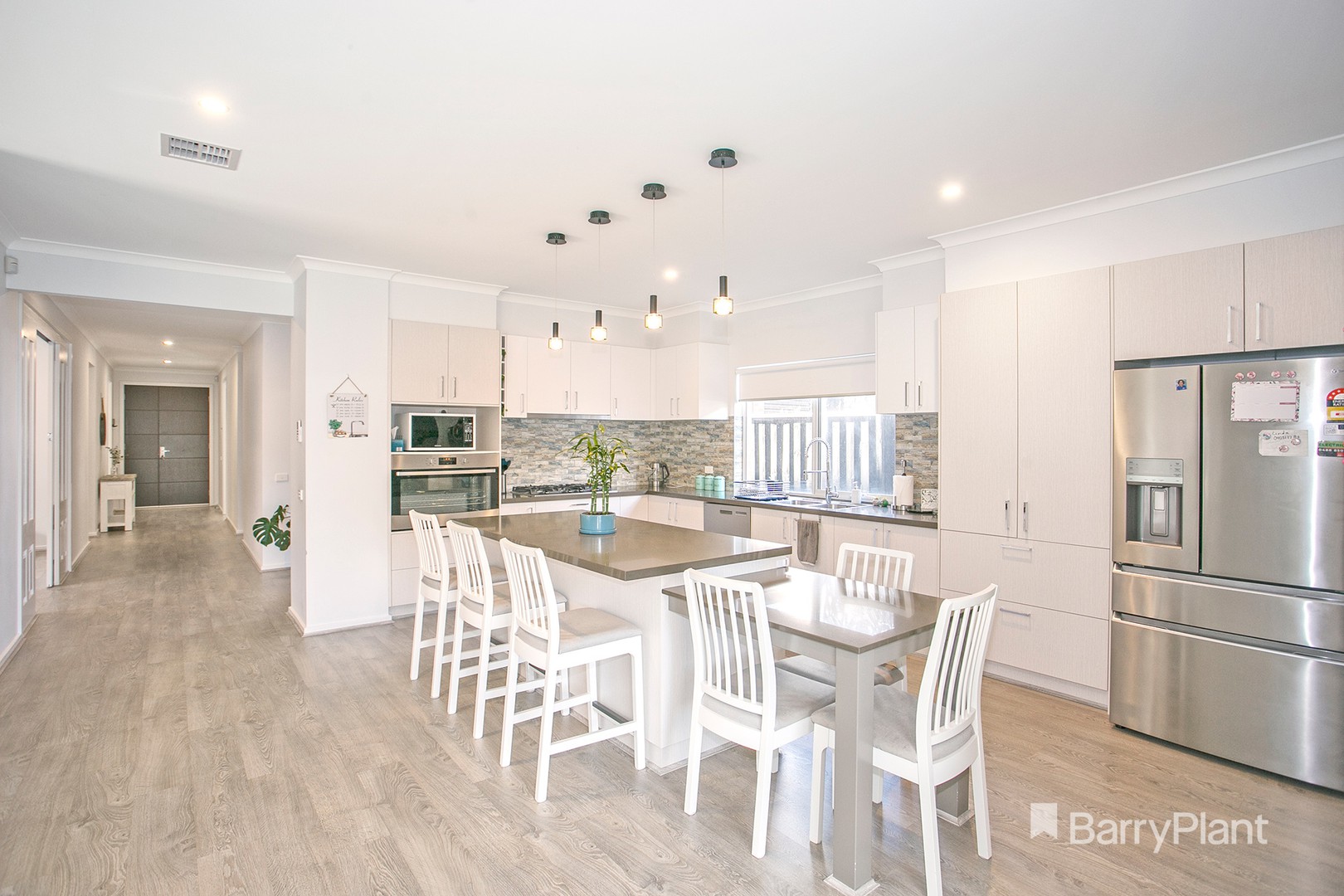 39 Pebblestone Circuit, Clyde North, VIC 3978, Clyde North - Thumbnail 3