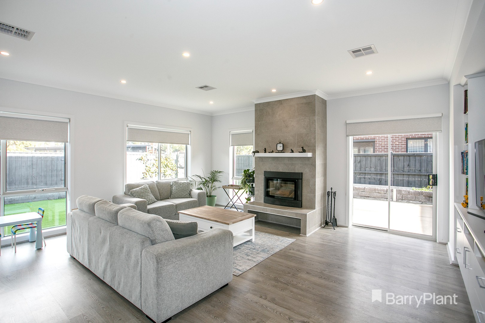 39 Pebblestone Circuit, Clyde North, VIC 3978, Clyde North - Thumbnail 4
