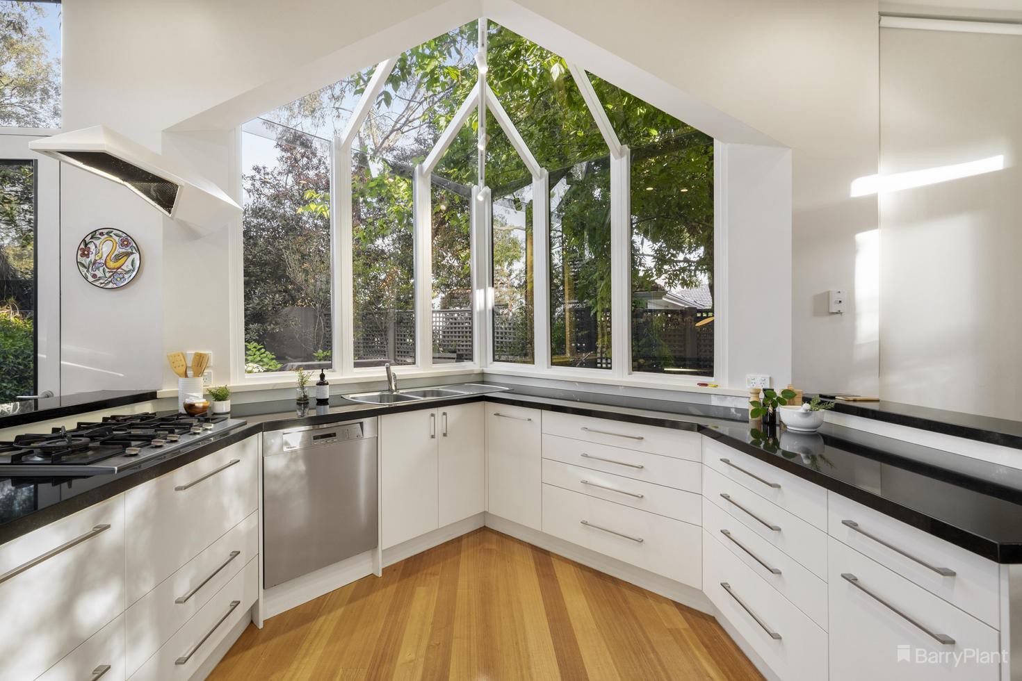 39 Porter Street, Eltham, VIC 3095, Eltham - Thumbnail 3