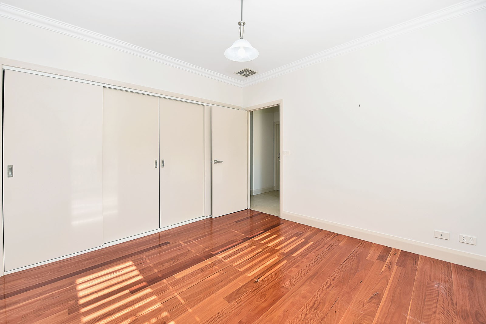 39 Shaw Street, Niddrie, VIC 3042, Niddrie - Thumbnail 4