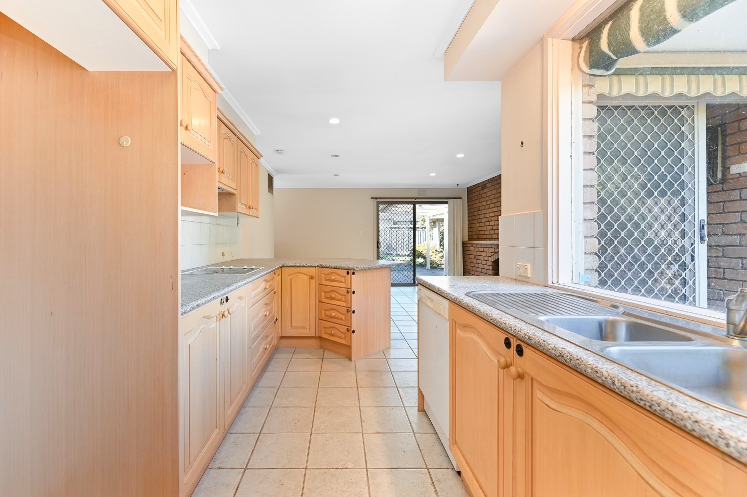 39 Sheringham Drive, Wheelers Hill, VIC 3150, Wheelers Hill - Thumbnail 3