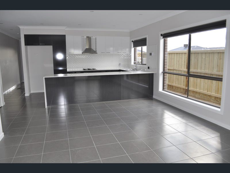 39 Silverwood Drive, Greenvale, VIC 3059, Greenvale - Thumbnail 3