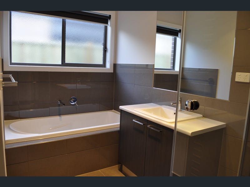 39 Silverwood Drive, Greenvale, VIC 3059, Greenvale - Thumbnail 4