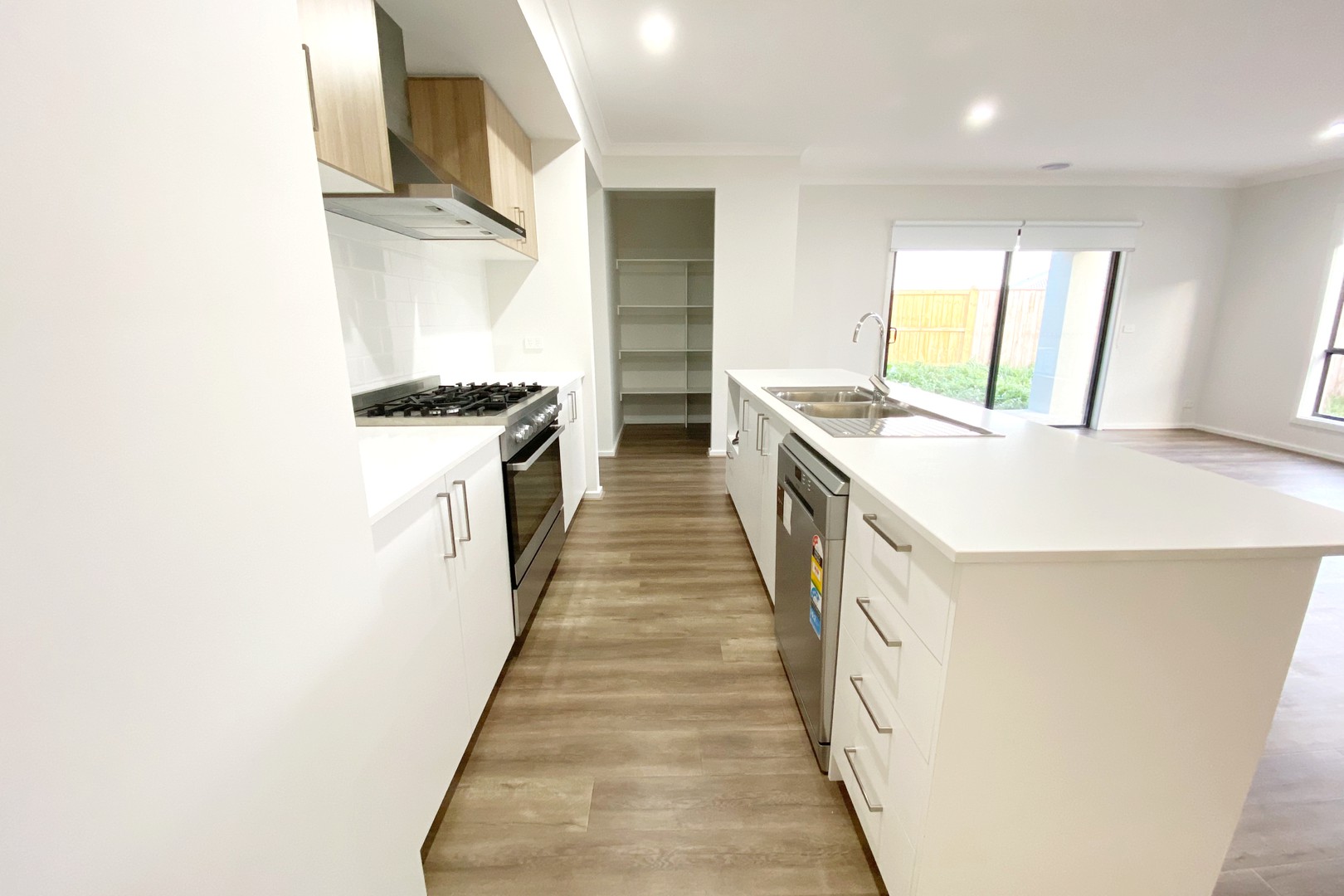 39 Staghorn Way, Drouin, VIC 3818 - Thumbnail 2 - 21/10/2024