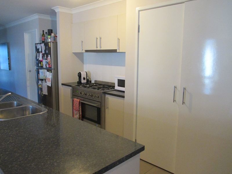39 Stately Drive, Cranbourne East, VIC 3977, Cranbourne East - Thumbnail 2