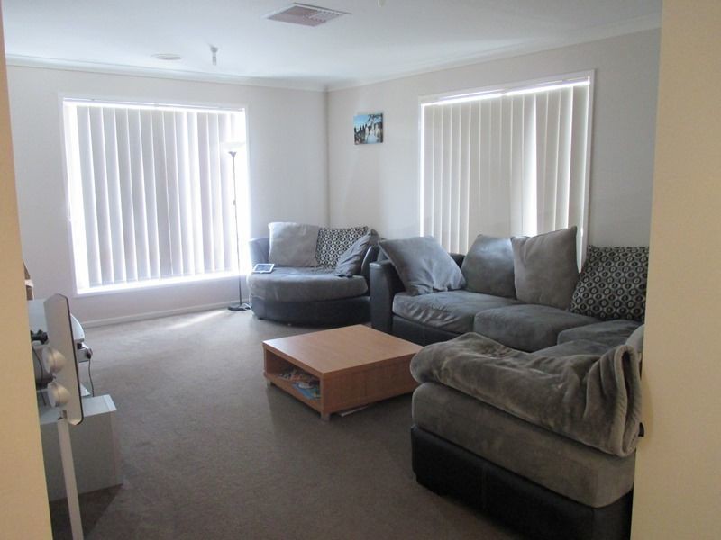 39 Stately Drive, Cranbourne East, VIC 3977, Cranbourne East - Thumbnail 4