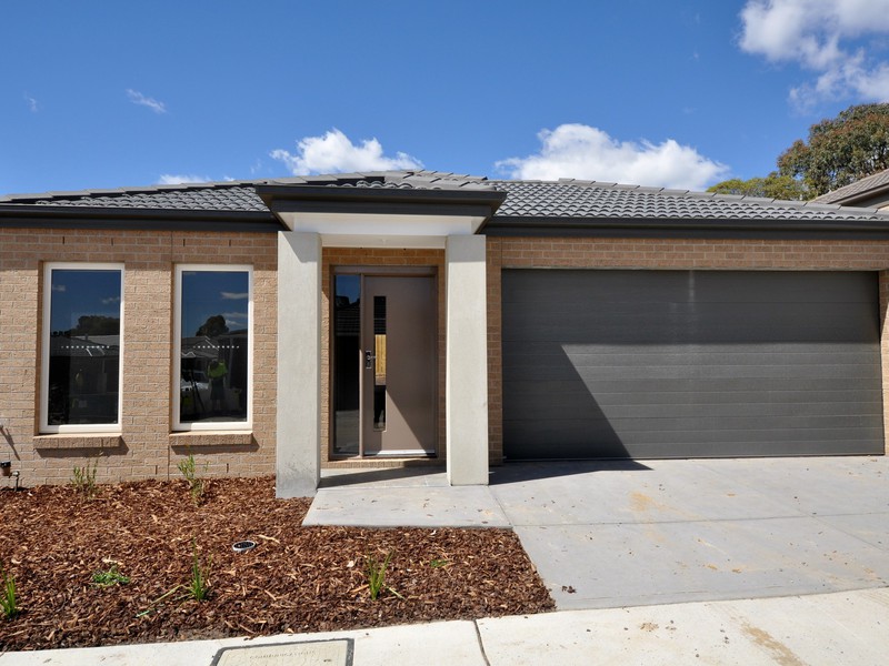 39 Tanika Circuit, Croydon, VIC 3136 - Image - 10/08/2026