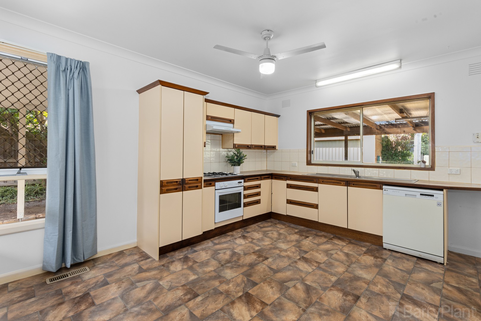 39 Thomas Street, Croydon South, VIC 3136, Croydon South - Thumbnail 3