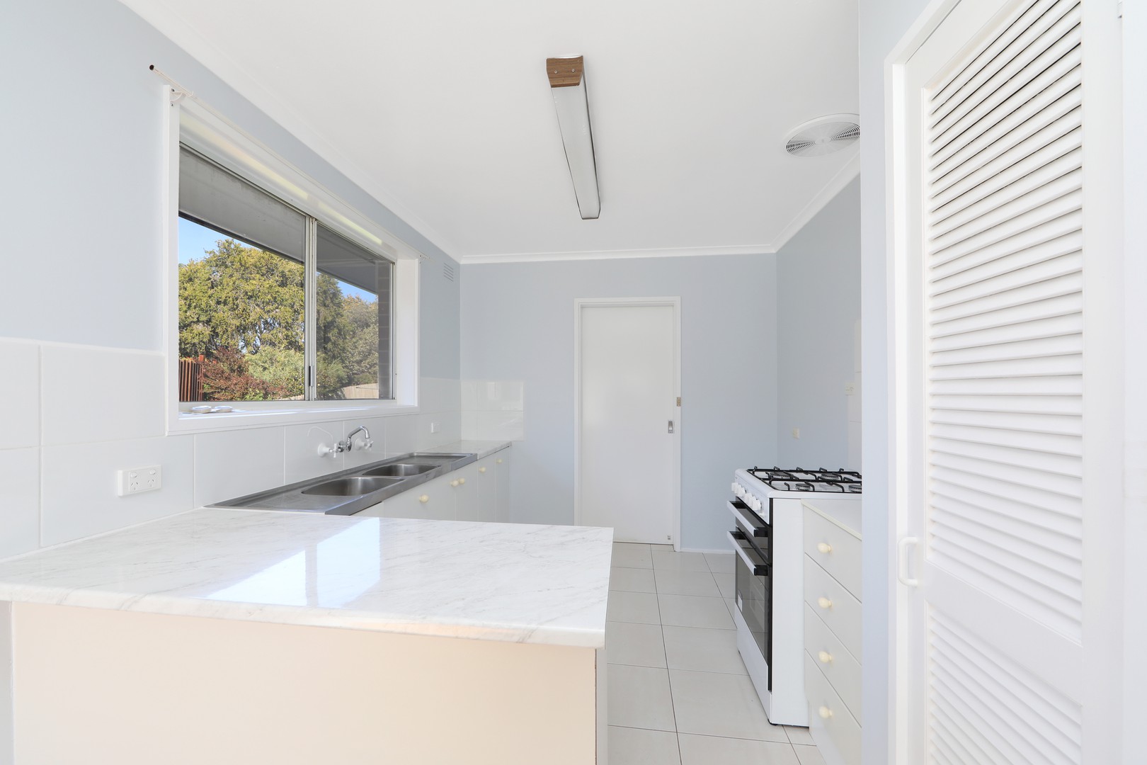 39 Waters Avenue, Upper Ferntree Gully, VIC 3156, Upper Ferntree Gully - Thumbnail 2