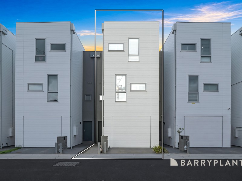 39 Zeta Crescent, Point Cook, VIC 3030 - Image - 11/06/2026