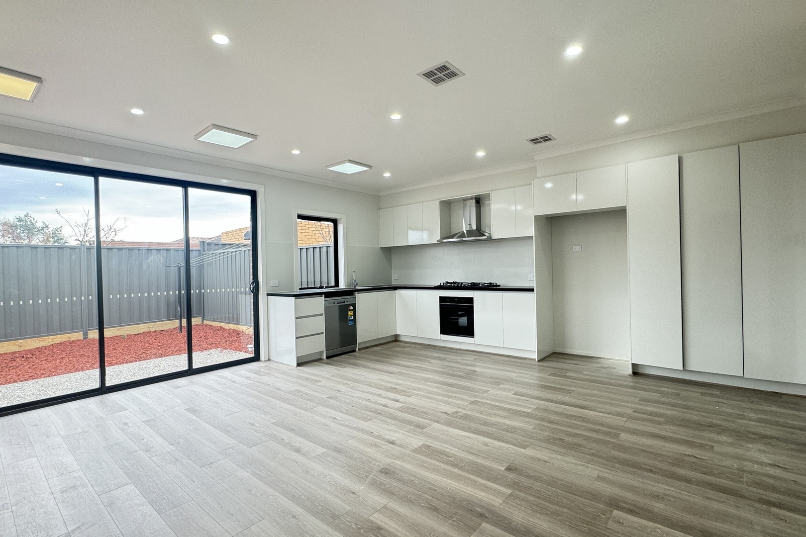 3a-3b Teal Crescent, Lalor, VIC 3075, Lalor - Thumbnail 2