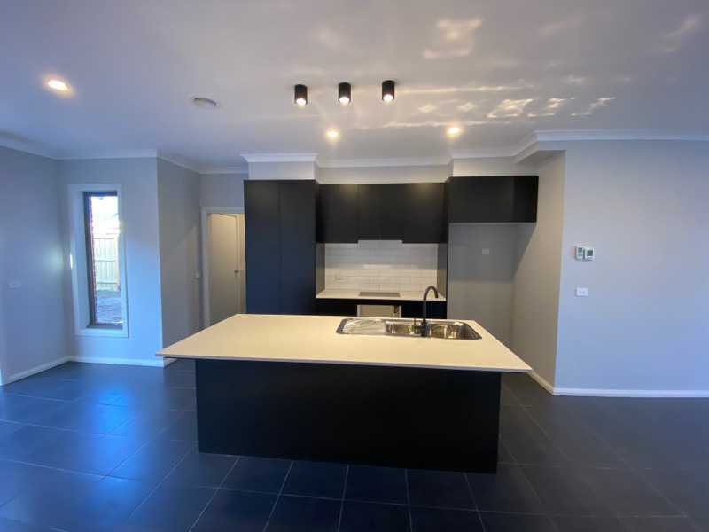3A Grantham Parade, St Albans, VIC 3021, St Albans - Thumbnail 2