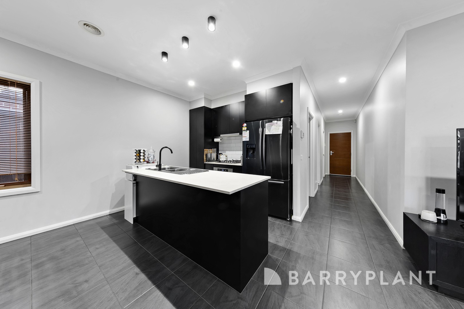 3A Grantham Parade, St Albans, VIC 3021, St Albans - Thumbnail 2