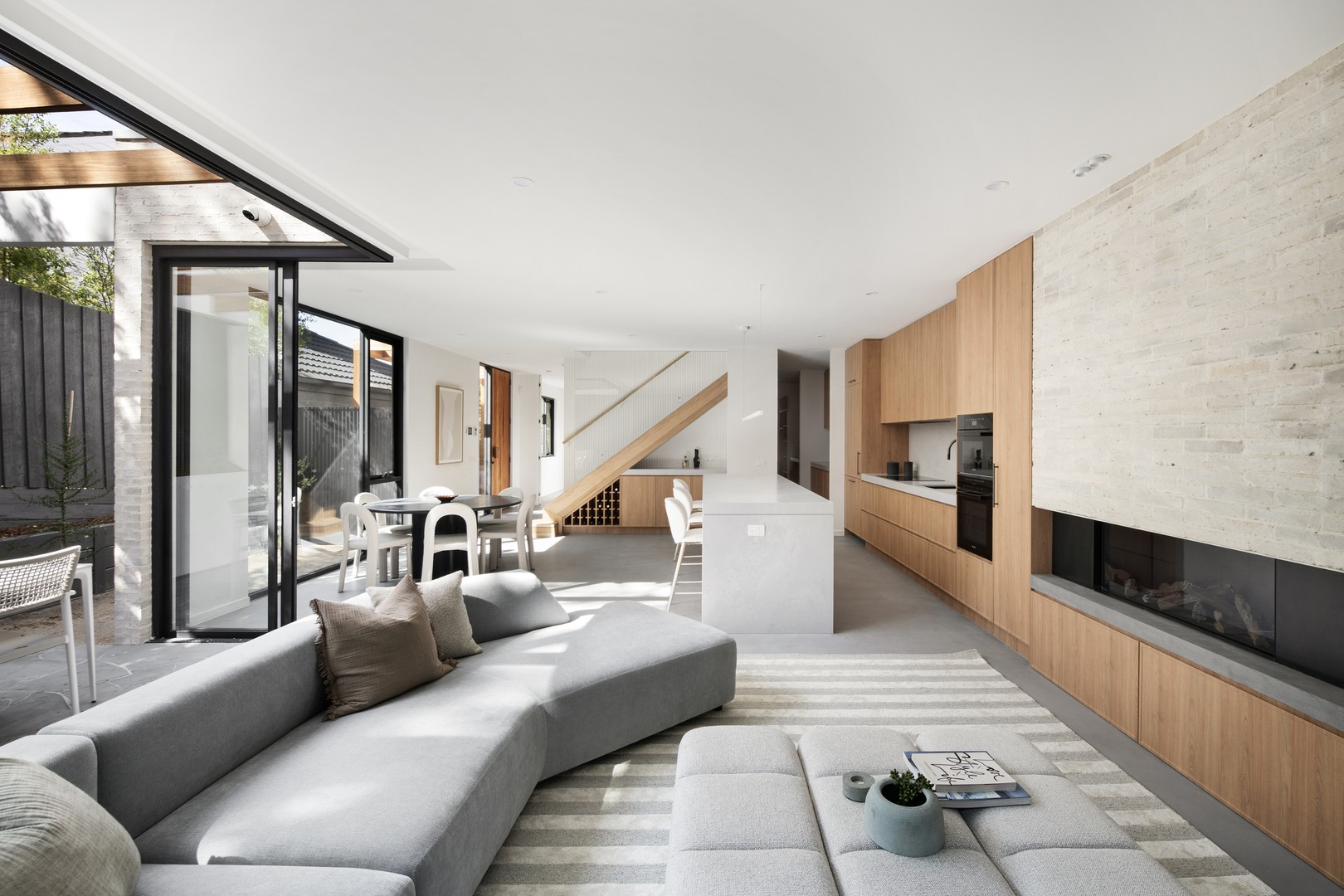 3b Lileura Avenue, Beaumaris, VIC 3193 - Thumbnail 2 - 21/03/2024