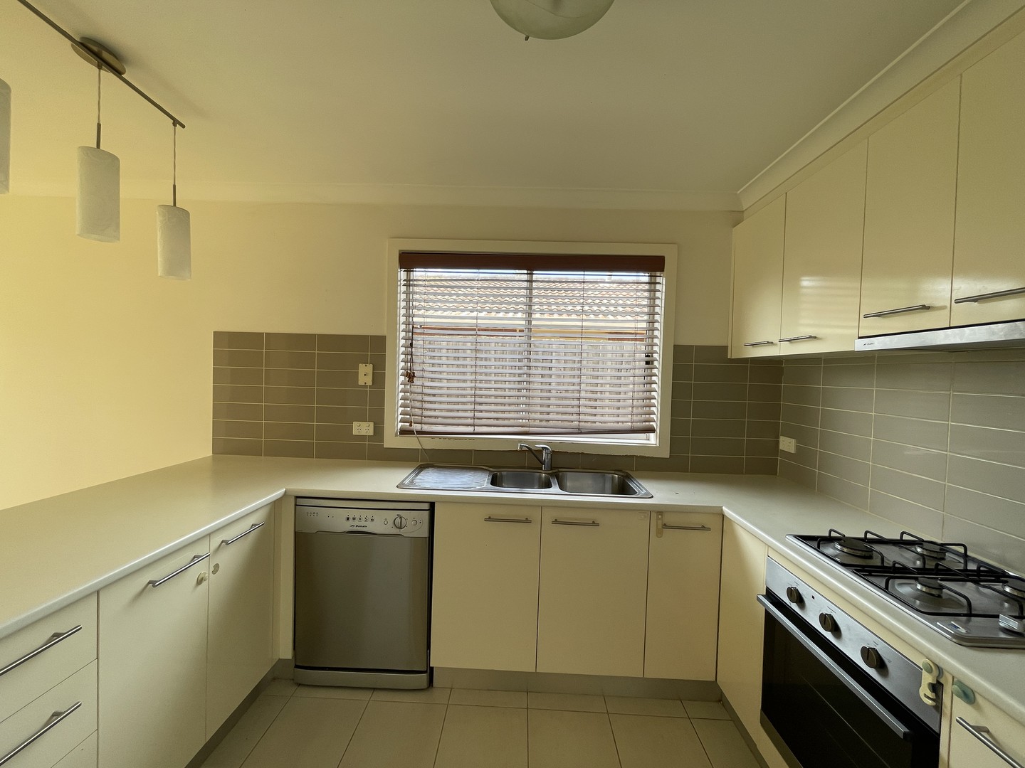 3B Newbury Street, Werribee, VIC 3030, Werribee - Thumbnail 2