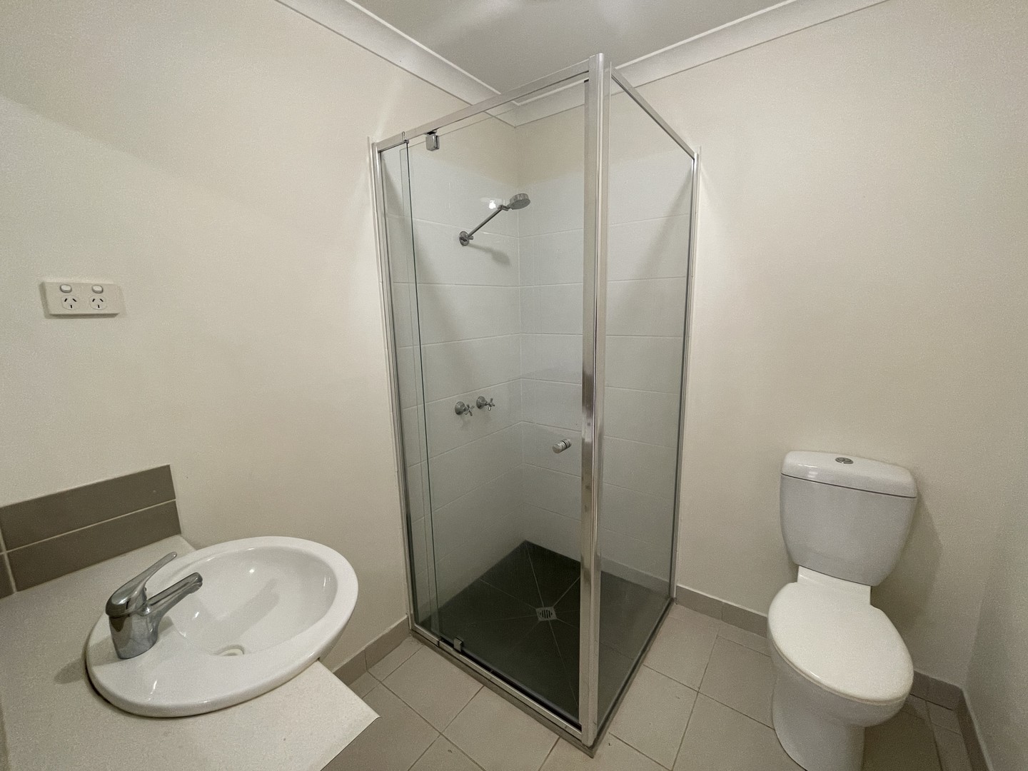 3B Newbury Street, Werribee, VIC 3030, Werribee - Thumbnail 7
