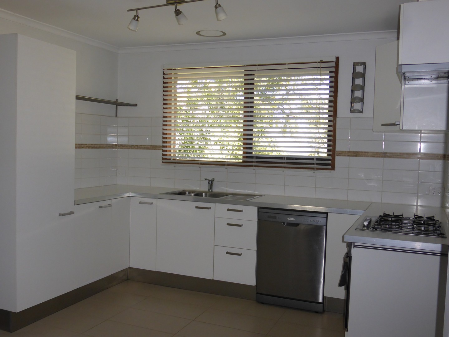 4/10 Broad Gully RoadDiamond Creek, VIC 3089  - Leased, Diamond Creek - Thumbnail 2