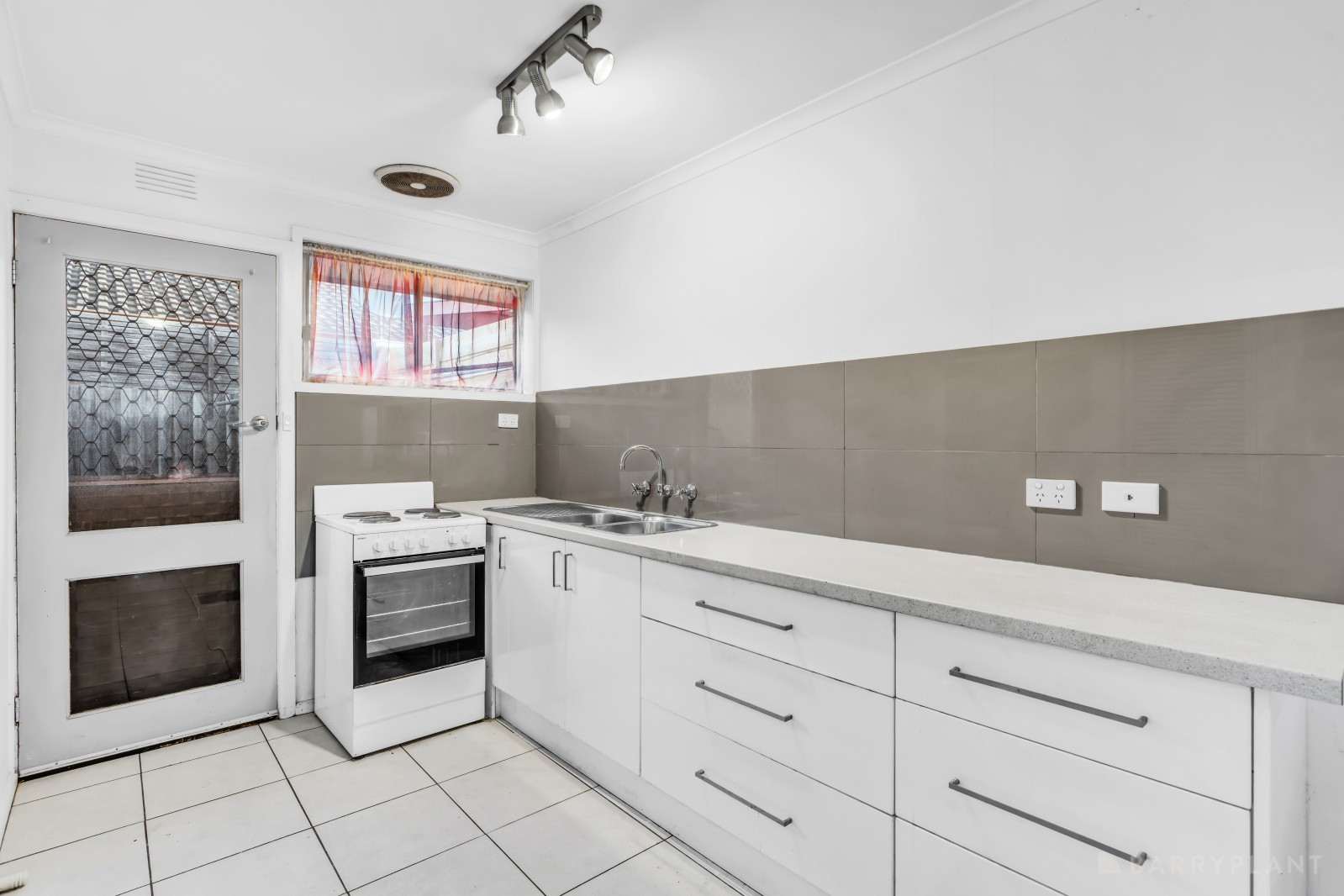 4/10 Carder Avenue, Seaford, VIC 3198 - Thumbnail 2 - 11/06/2026