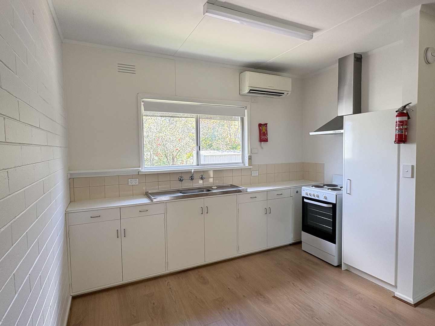 4/110 West Fyans Street, Newtown, VIC 3220, Newtown - Thumbnail 3
