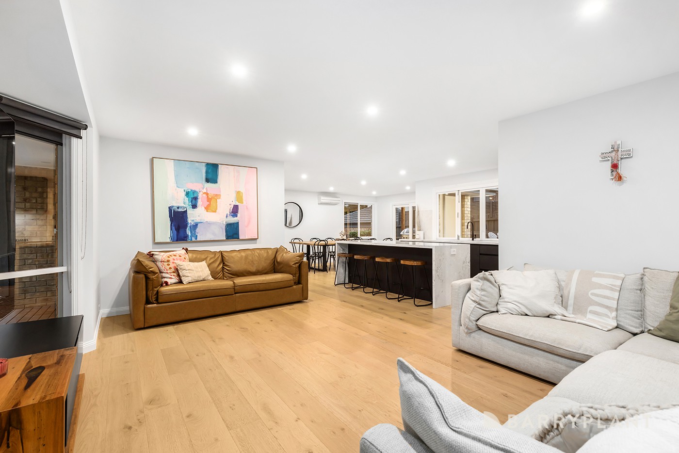 4/12 Vinter Avenue, Croydon, VIC 3136 - Thumbnail 2 - 02/05/2024