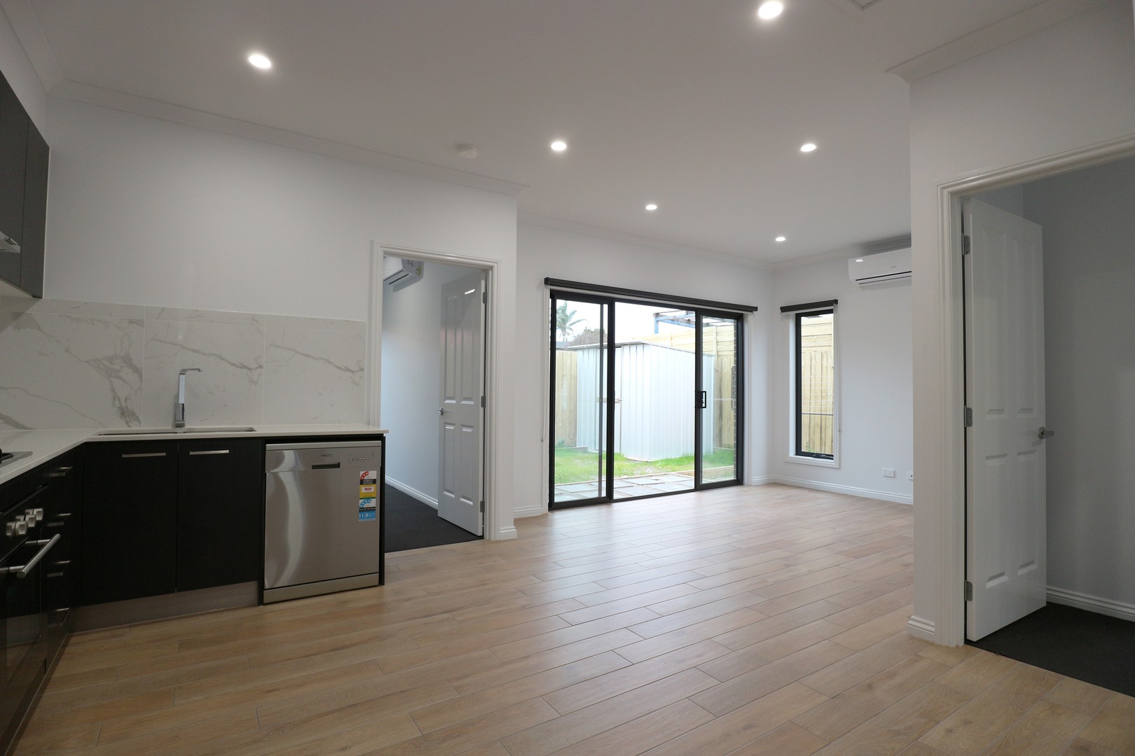 4/12 Whiteside Street, Springvale, VIC 3171, Springvale - Thumbnail 4