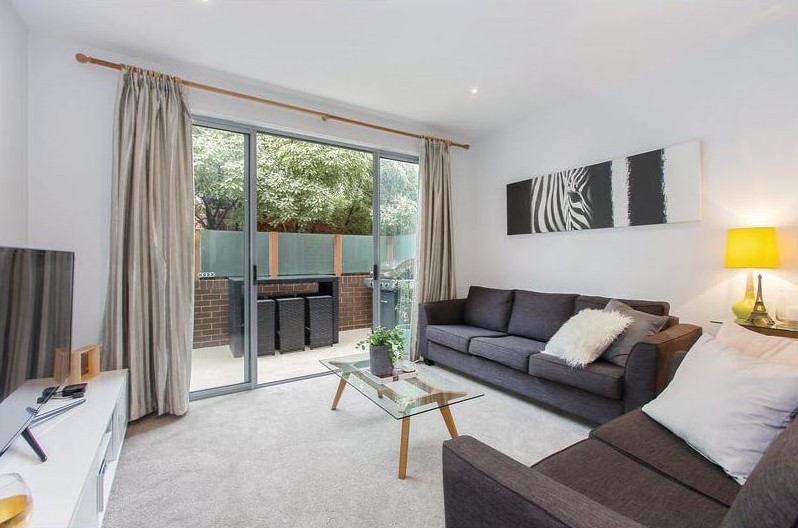 4/121 Manningham Road, Bulleen, VIC 3105 - Thumbnail 2 - 30/04/2025