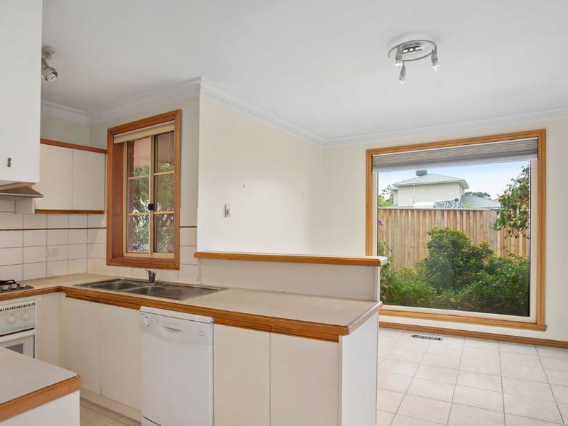 4/139 Grimshaw Street, Greensborough, VIC 3088, Greensborough - Thumbnail 2