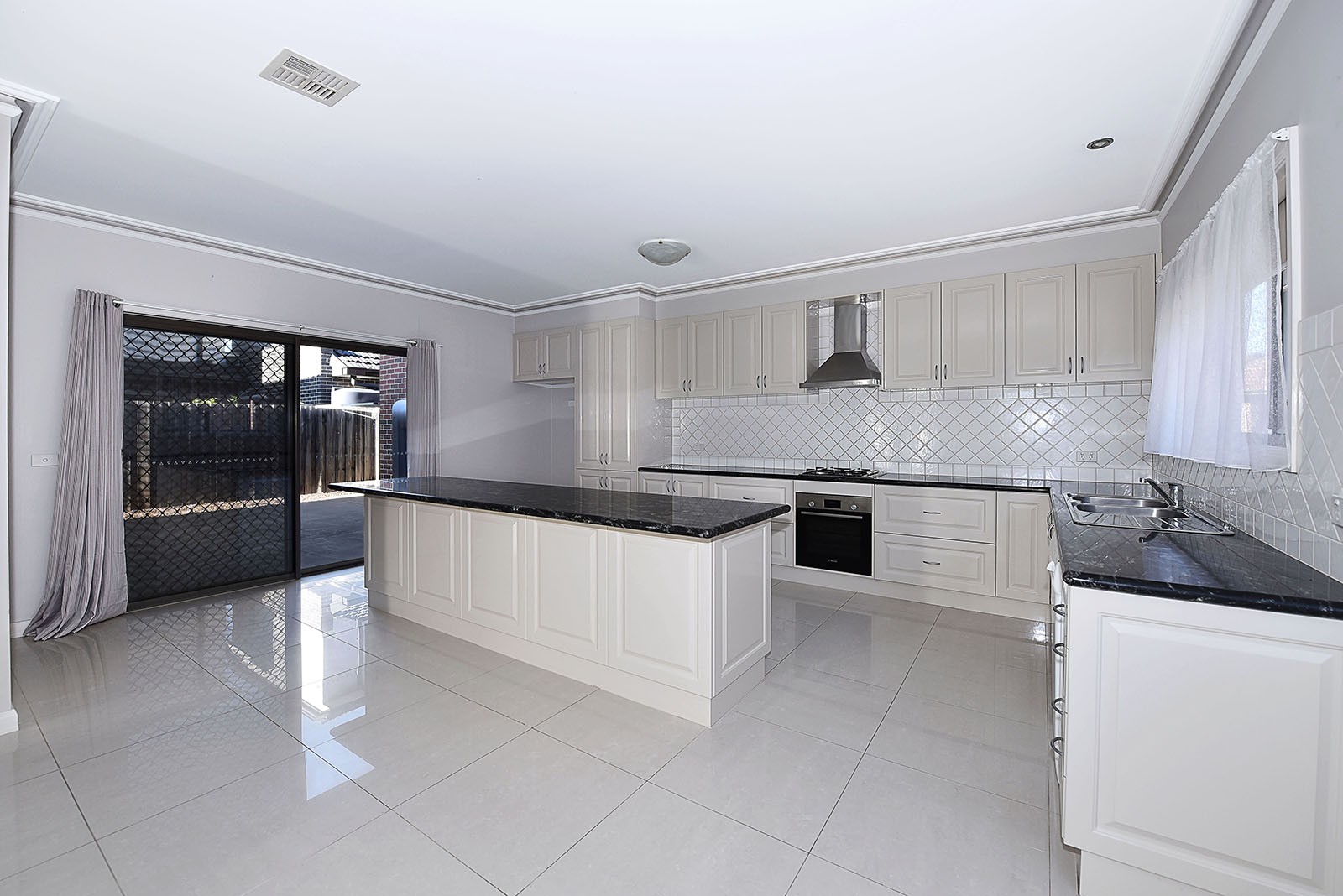 4/15 Green Street, Airport West, VIC 3042, Airport West - Thumbnail 3