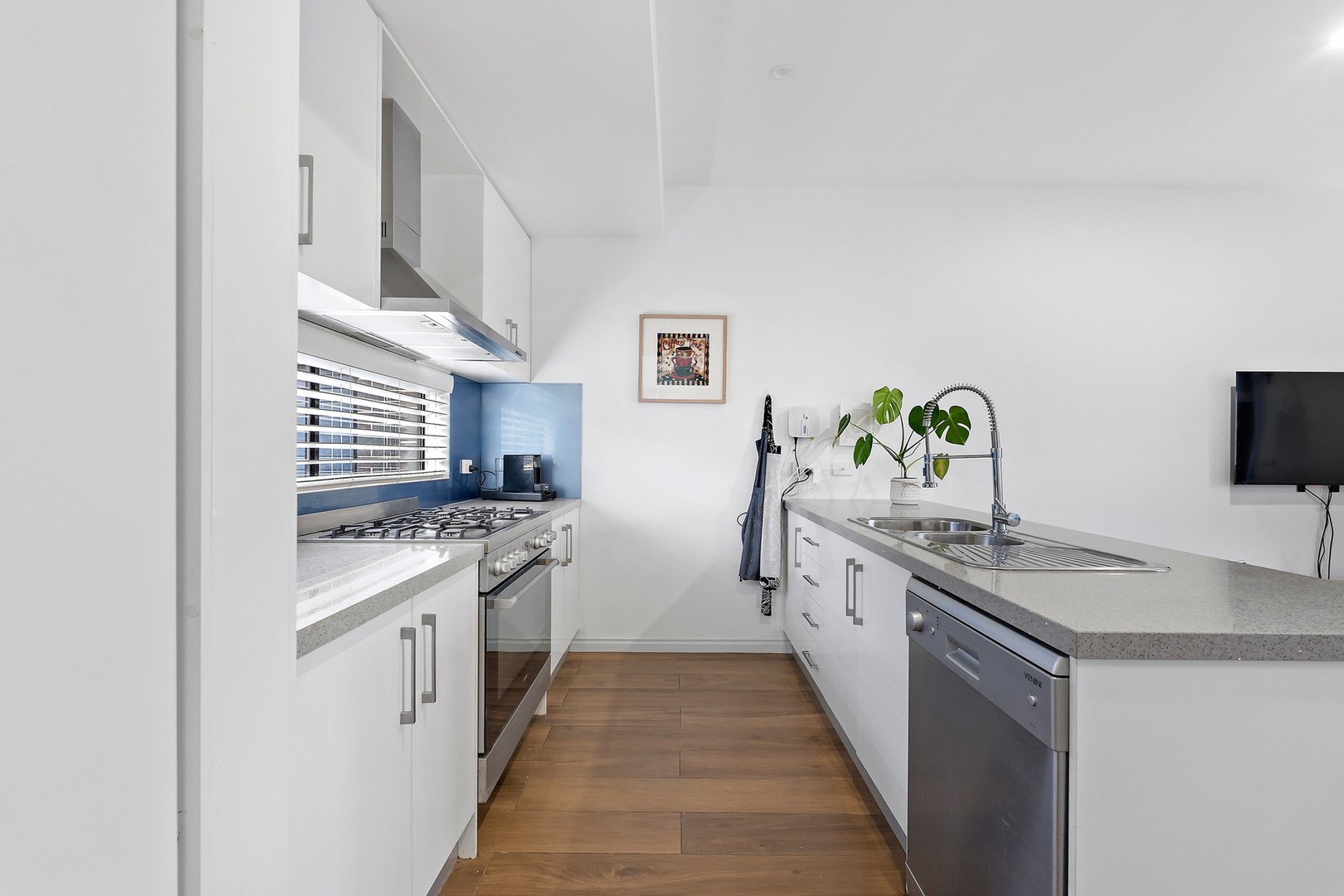 4/16 La Rochelle Boulevard, Point Cook, VIC 3030, Point Cook - Thumbnail 3