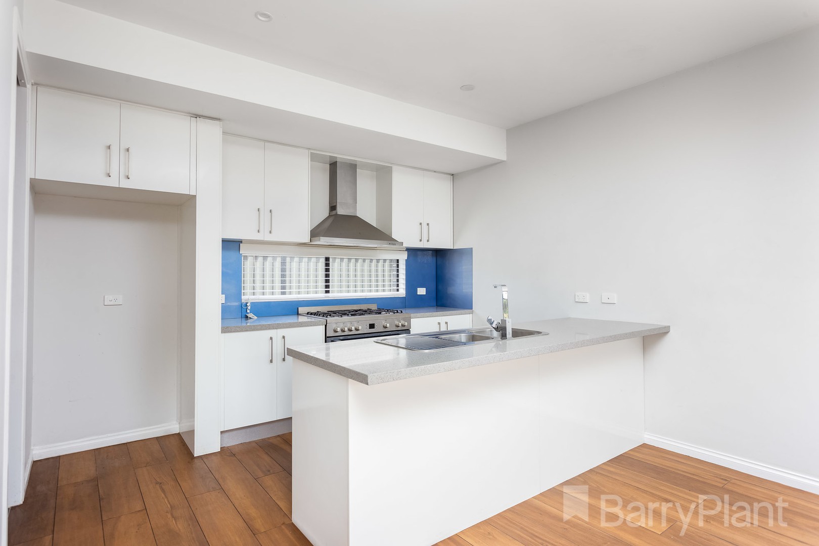4/16 La Rochelle Boulevard, Point Cook, VIC 3030, Point Cook - Thumbnail 5