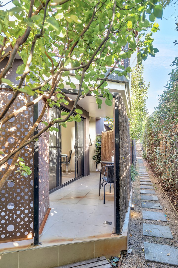 4/16 Winifred Street, Essendon, VIC 3040 - Thumbnail 2 - 02/05/2025