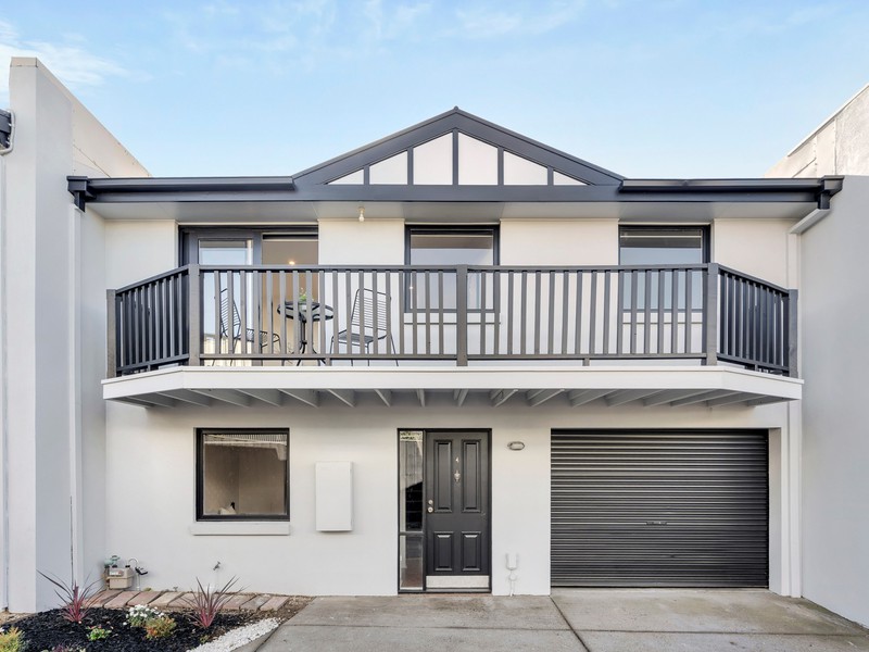 4/17 Afton St, Aberfeldie, VIC 3040 - Image - 31/10/2025