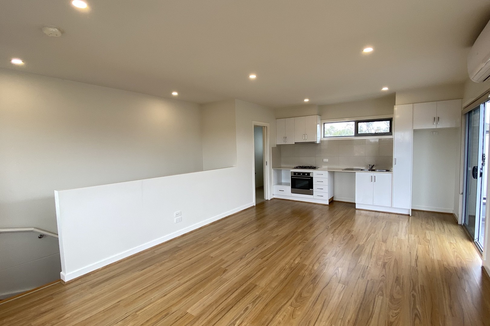 4/18 Kelsby Street, Reservoir, VIC 3073, Reservoir - Thumbnail 4